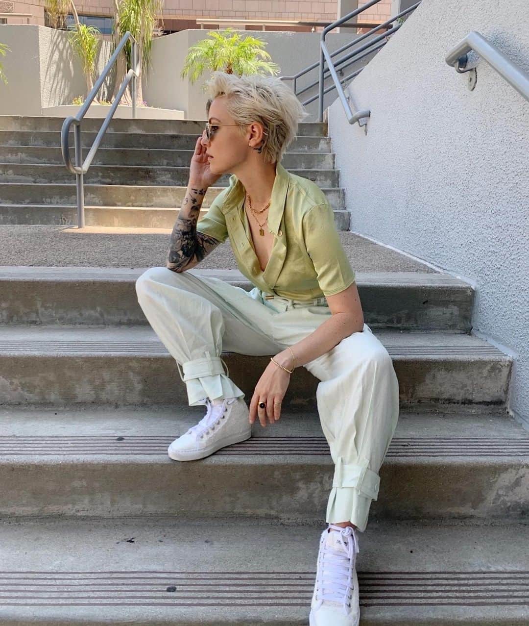 Brittenelle Fredericksさんのインスタグラム写真 - (Brittenelle FredericksInstagram)「who knew I’d like wearing color in 2020 🤯 @shopbop #ad」8月8日 4時13分 - brittenelle