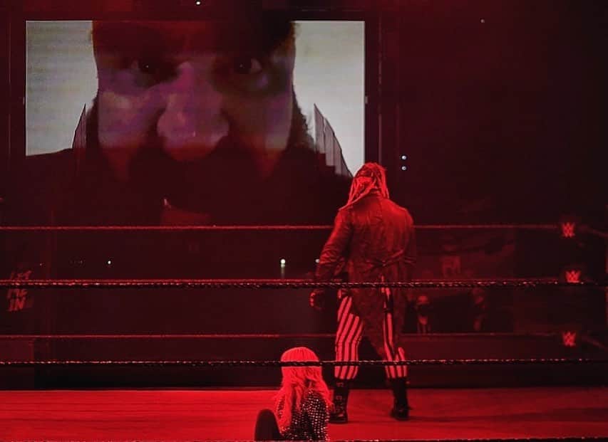 WWEさんのインスタグラム写真 - (WWEInstagram)「#TheFiend tries to play mind games with #BraunStrowman, but this is a new Monster Among Men! #SmackDown」8月8日 10時03分 - wwe