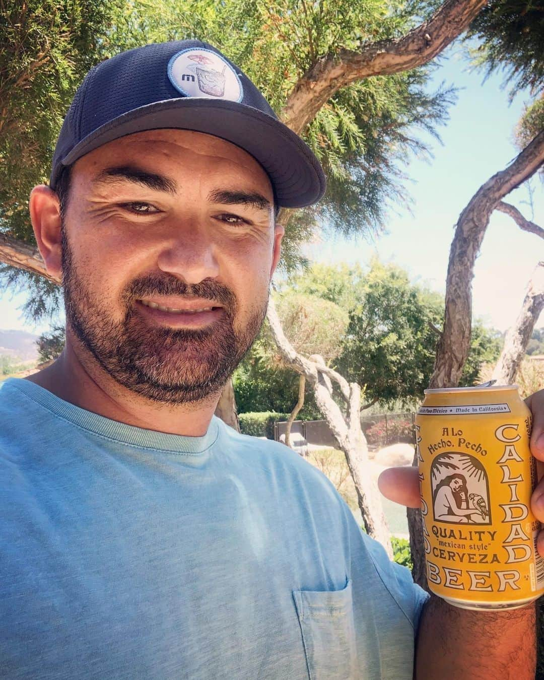 エイドリアン・ゴンザレスさんのインスタグラム写真 - (エイドリアン・ゴンザレスInstagram)「Happy #InternationalBeerDay cheers everybody! @Calidad 🍻」8月8日 4時41分 - adrian_eltitan