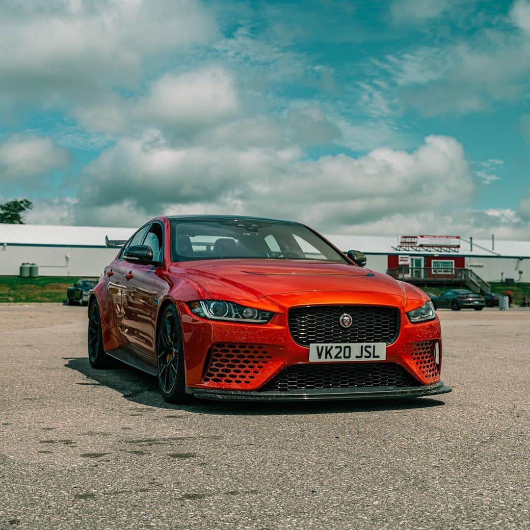 CarsWithoutLimitsさんのインスタグラム写真 - (CarsWithoutLimitsInstagram)「The Jaguar XE SV Project 8 from @ptn_official track day 🥵 Owner @yyzcurator  Photo @zacharyjguy   #carswithoutlimits #jaguar」8月8日 4時41分 - carswithoutlimits