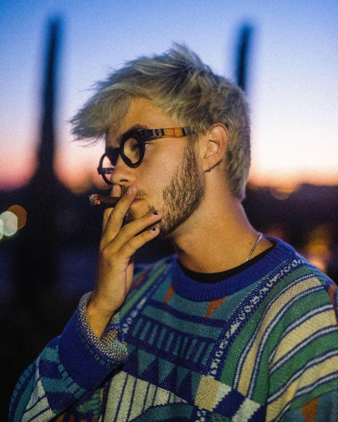 ジャック・ジョンソンのインスタグラム：「Fuck makin ends meet I’m tryna make em best friends 🤞🏽」
