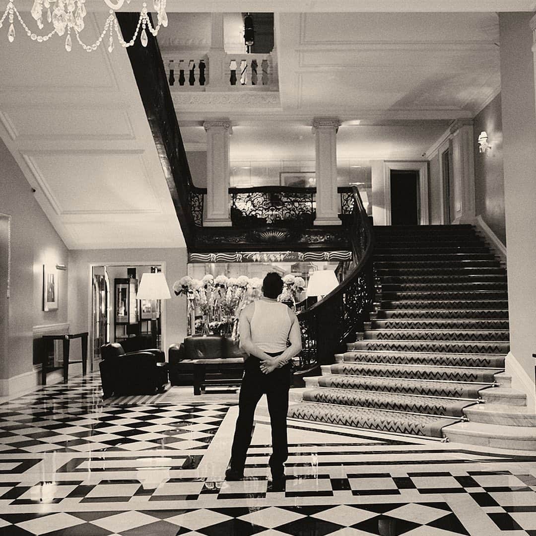 The Rolling Stonesさんのインスタグラム写真 - (The Rolling StonesInstagram)「Behind the scenes of shooting a socially distanced music video in a deserted London hotel... Watch the official video for Scarlet ft. Paul Mescal now - link in bio  @claridgeshotel @paul.mescal #therollingstones #scarlet #paulmescal #newvideo #watchnow」8月8日 5時27分 - therollingstones