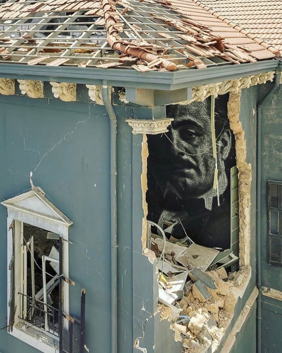 チェリーン・ダビスのインスタグラム：「“Out of suffering have emerged the strongest souls; the most massive characters are seared with scars.”  — Lebanese American writer, poet and visual artist Gibran Khalil Gibran whose mural covers a wall in this destroyed villa. The blast in Beirut has rendered 300,000 people homeless. During a pandemic. That would be the equivalent of 14 million Americans losing their home in a single explosion. It has caused billions of dollars in damages. It has taken the lives of 157 people with another 400 missing and 5000 wounded. It has destroyed the port where 80% of Lebanon’s food import comes in. At a time when the Lebanese currency has lost 90% of its value since September and people have already had to reduce their food intake because prices have more than tripled. COVID 19 cases have also tripled in the last month. Overwhelmed hospitals are turning the injured away. And it’s individual citizens who are banding together to clean up the rubble and shattered glass and help the injured and homeless amid fumes of nitric acid as a corrupt, criminal government does nothing. To say that Lebanon needs the help of the international community is an understatement. Please donate if you can. No amount is too small. Check out @lebaneseredcross and @impact.lebanon or see link in bio. Photo by @diamradd   #talkaboutlebanon #beirutblast #beirut」