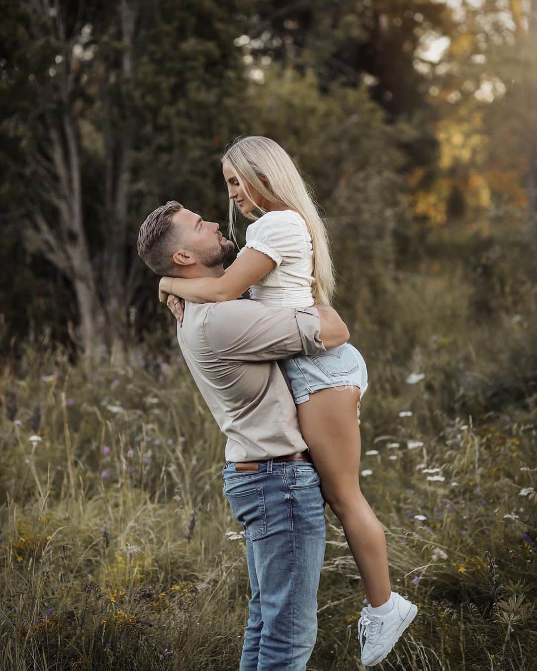 Anna Nyströmのインスタグラム：「Love of my life 💛 (I had to bribe him to take this photo with me)」