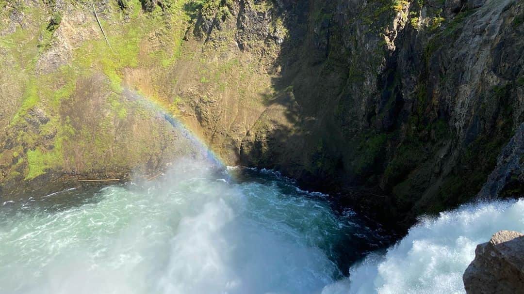 ランス・バスさんのインスタグラム写真 - (ランス・バスInstagram)「Found the gay waterfall! 🏳️‍🌈 #Yellowstone」8月8日 6時34分 - lancebass
