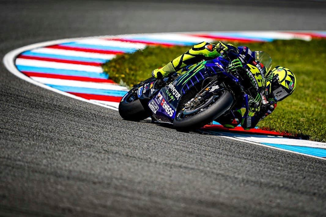 バレンティーノ・ロッシさんのインスタグラム写真 - (バレンティーノ・ロッシInstagram)「Brno Circuit,Czech Republic  Friday,free practice  📸 @falex79 @gigisoldano」8月8日 6時36分 - valeyellow46