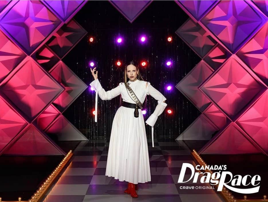 アリー・エックスのインスタグラム：「It’s about damn time ⏰. And I’m a Jimbo stan. That’s all I’m saying for now. @canadasdragrace」