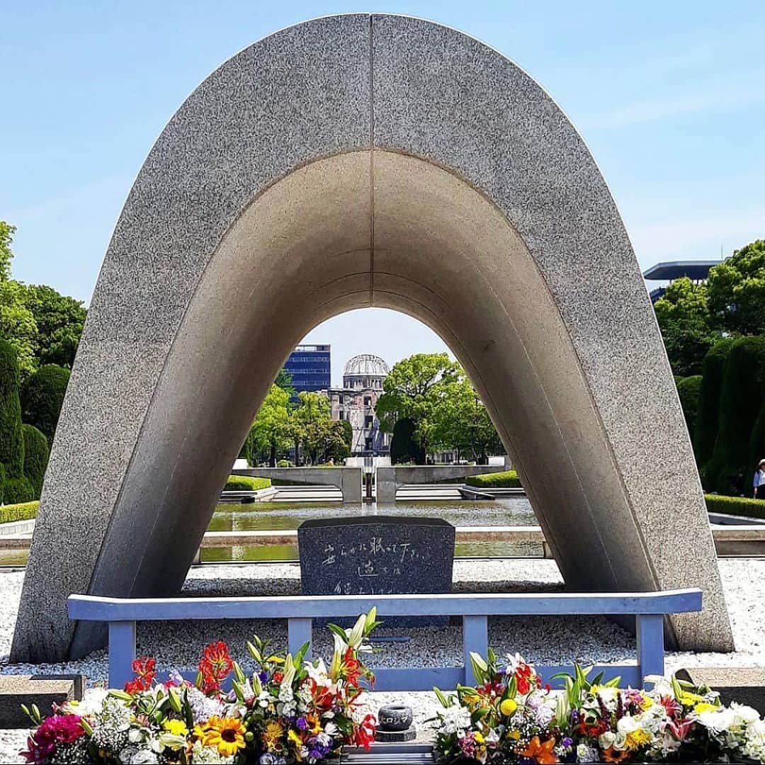 メロディー洋子さんのインスタグラム写真 - (メロディー洋子Instagram)「Yoga for my Ancestors 🙏  August 6, 2020 marks the 75th Memorial of the 1st Atomic Bomb dropping on Hiroshima with a 2nd Atomic Bomb dropping on Nagasaki 3 days later. Being both Japanese & American, this day is a loud resonance in my blood, bones, & cells. I can feel the impact of what War, Hate, & Fear really means for both sides. Through this experience I am truly able to LEARN what PEACE, LOVE, & COMPASSION FOR ONE ANOTHER REALLY MEANS.   I have been consciously working at peeling the layers of all of the different projections I have allowed onto my body. One of the biggest being WAR. I offer the lessons learned here to everyone.   Finding peace within my self has truly been the most beautiful gift of the combining of these two families across the Pacific. I offer this yoga as a prayer to my Ancestors on both sides. I offer this to my friends & family who have & are experiencing suffering. I offer this to all who have passed on to the next realm.   I feel you. I love you.  Thank you for being a gift to this world. Thank you for your life. Thank you for your beauty.  It’s not easy to be the container for so much. I take it as my honor & privilege to be here now, in this body of two worlds, two languages, two cultures, two hearts. Thank you for giving me the opportunity to rise from the ashes & become the being I have always wanted to be.   For me, going to visit Hiroshima was a life-changing experience. The energy there is beyond belief. If you have the opportunity to go, I recommend it.  日本愛してる。  🙏 Blessings to All 🙏  @bbcnews On 6 August 1945 AT LEAST 70,000 people were killed immediately in the massive blast which flattened the city. Tens of thousands more died of injuries caused by radiation poisoning in the following days, weeks and months. The bomb was the first time a nuclear weapon was used during a war. Today, in a solemn ceremony at Peace Park, Hiroshima has remembered those who died. "On August 6, 1945, a single atomic bomb destroyed our city. Rumour at the time had it that 'nothing will grow here for 75 years,'" Mayor Kazumi Matsui said. "And yet, Hiroshima recovered, becoming a symbol of peace.”」8月8日 8時11分 - melody.yoko