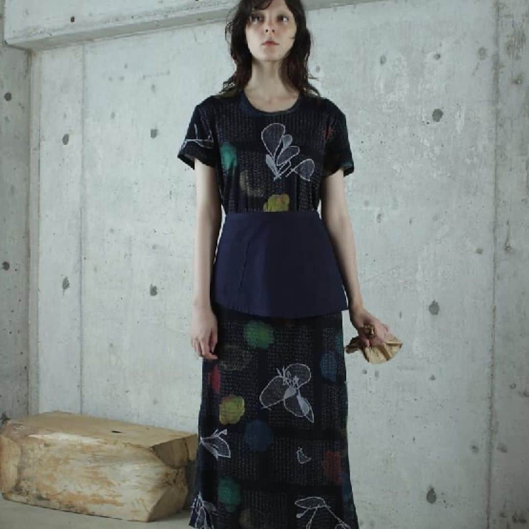 タピエスタイルさんのインスタグラム写真 - (タピエスタイルInstagram)「「ohta」の洋服は京都烏丸ラクエビル二階 タピエスタイルとオンラインショップで お求めになれます。  ・・・ シーズンレス ユニセックス に着こなせるアイテムも魅力です。  #芋ネイビーニットワンピース #ohta  #タピエスタイル京都店  #woman  @ohta_mono」8月8日 8時13分 - tapiestyle