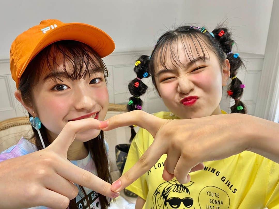 ニコ☆プチのインスタグラム：「💛🐠🌻☀️ ・ ニコ☆プチplus表紙のふたり アヤナもん🤗🤗 ・ ・ #ニコプチ #プチモ #葛西杏也菜 #森﨑美月 #ハートつくってみた」