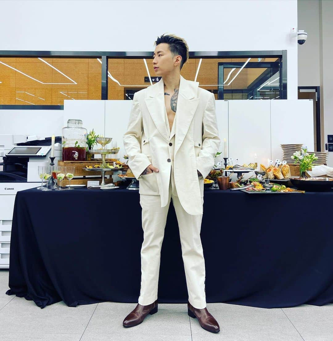 パク・ジェボムさんのインスタグラム写真 - (パク・ジェボムInstagram)「Welcome to the feast」8月8日 18時00分 - jparkitrighthere