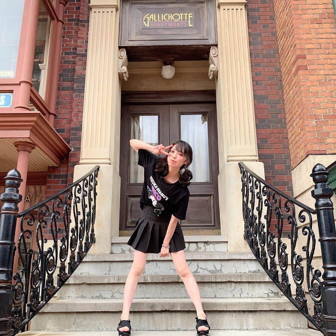 のインスタグラム：「. . ❤️💛💚💙💜 . . GUコーデ🦄💎✨ . . 手塚治虫先生のTシャツめちゃくちゃ可愛くて、地雷メイクして合わせてみたよ💗 .  ユニコーンは何の漫画に出てくるのかは知らない…👀笑 . . . プロフィールリンクはこちら👉 @yuna_smile0130  . . . #gu #ジーユー #ジーユー購入品 #ジーユーコーデ #ジーユー新作 #手塚治虫 #手塚治虫コラボ #tシャツコーデ #ユニバーサルスタジオジャパン #ユニバ #ユニバコーデ #usj #universalstudiosjapan #ユニコーン #大阪カフェ #大阪グルメ #大阪観光 #スカートコーデ #オシャレさんと繋がりたい #足 #美脚 #ダイエット #ユニクロ #uniqlo #大人コーデ #地雷メイク #二つ結び #ヘアアレンジ #プチプラコーデ #プチプラファッション」