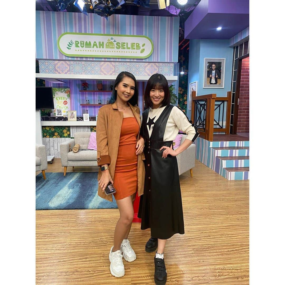 仲川遥香さんのインスタグラム写真 - (仲川遥香Instagram)「Thank you kak @sorayarasyid12 ❤️  #indonesia #jakarta #japan #shootinh #tv #harukanakagawa #インドネシアタレント #ジャカルタ生活 #ジャカルタ在住 #収録 #仲川遥香」8月8日 18時08分 - haruuuu_chan