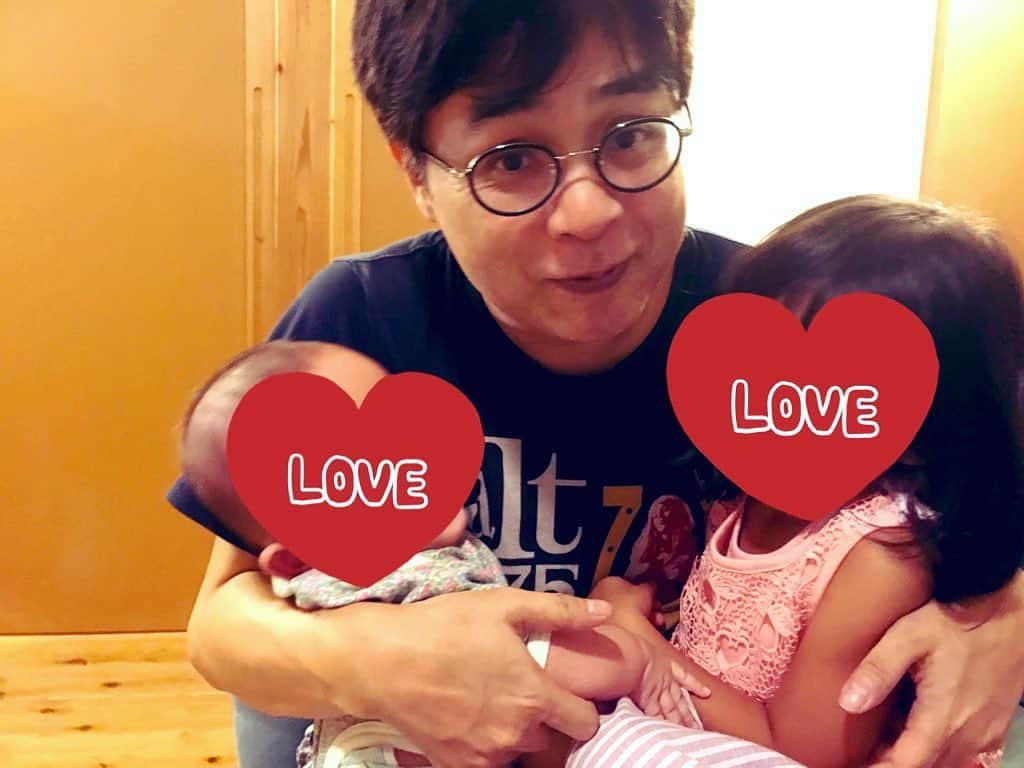 酒井莉加のインスタグラム：「お知らせ☆ Twitterも辞め、インスタも辞めようとしたのですがパスワードが分からず辞めれず。 志らくが何故辞めるんだと色々話し合った結果、家族の写真やら、志らくの生き様をSNSにあげれるのは私しかいないとなり、このまま続ける事になりました。 皆さまこれからもよろしくお願い致します。 Twitterも再開しましたので今後ともよろしくお願い致します。」