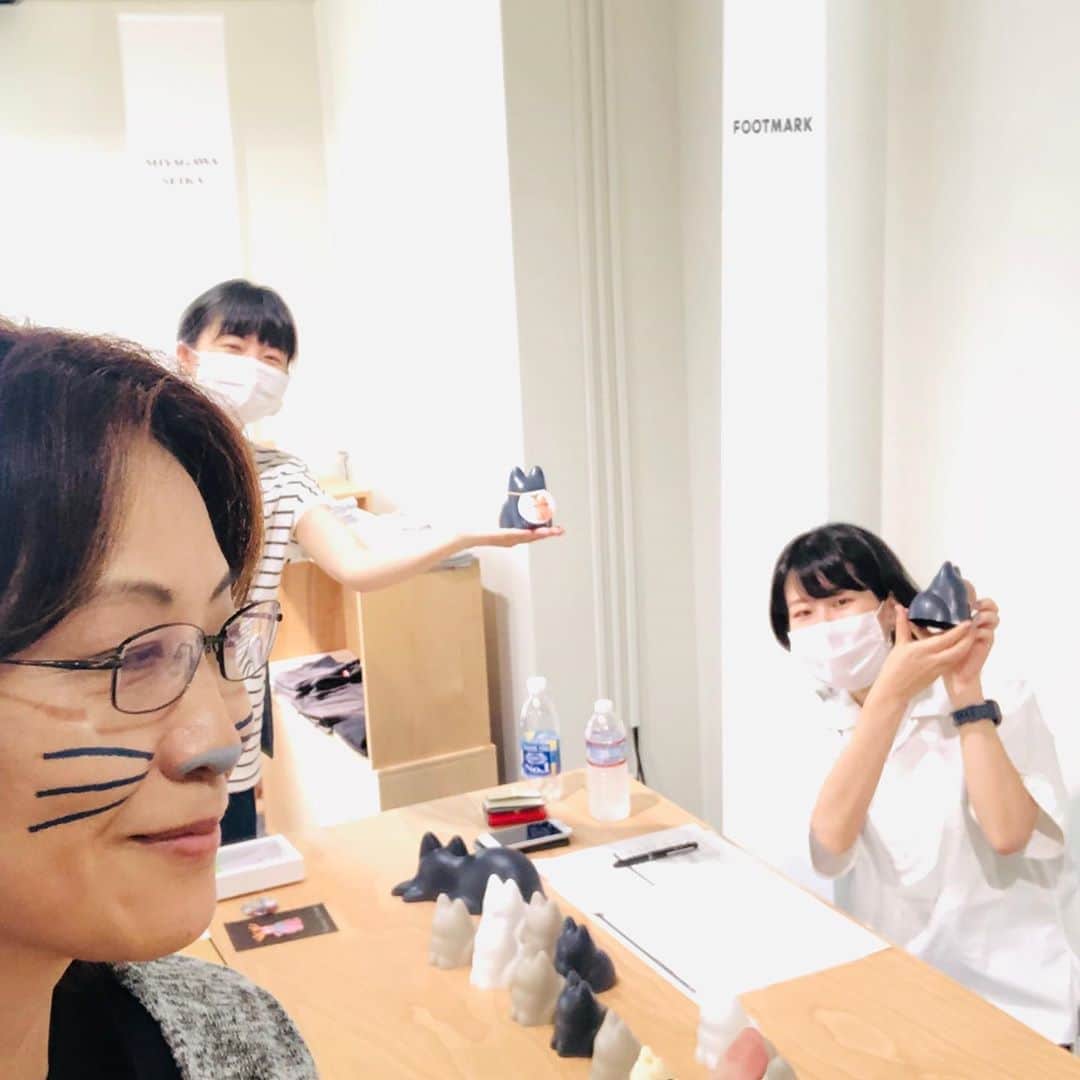 森井ユカさんのインスタグラム写真 - (森井ユカInstagram)「2020年8/8(土)『国際猫の日』（国際動物福祉基金）記念、 #コネコカップチャレンジ2020 インスタライブをご覧いただきありがとうございました！　そしてすばらしい投稿作品、本当に感謝です！　みなさまぜひ上のハッシュタグからご覧ください😊 KONCENT公式のInstagram‬からいつでもアーカイブ（IGTV）をご覧になれます。 ‪→@koncent_shop‬ ‪から、テレビみたいなマークをポチッとしてくださいね！  #コネコカップチャレンジ2020  #コネコカップ #konekocup #ネコ #猫 #cat #にゃんすたぐらむ #catstagram #猫好きさんと繋がりたい #猫好き #ねこすき #猫型 #世界猫の日 #猫の日」8月8日 18時30分 - yukamorii