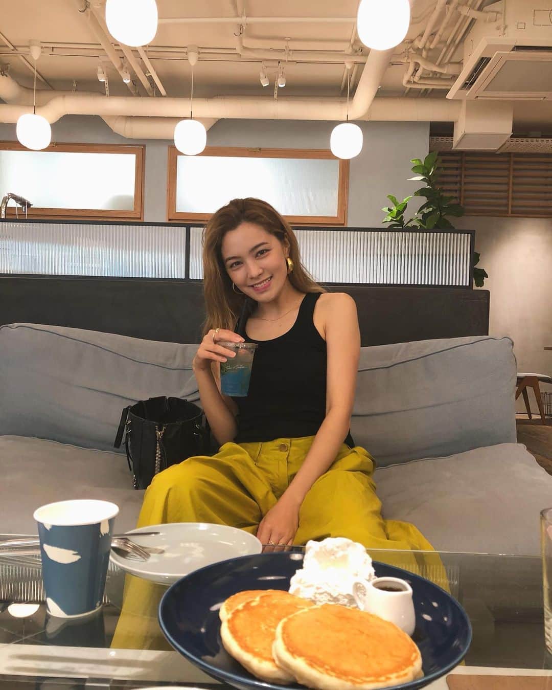 ステファニーのインスタグラム：「🥞☕️🌿 ヴィーガンパンケーキ 美味しかった♡。」