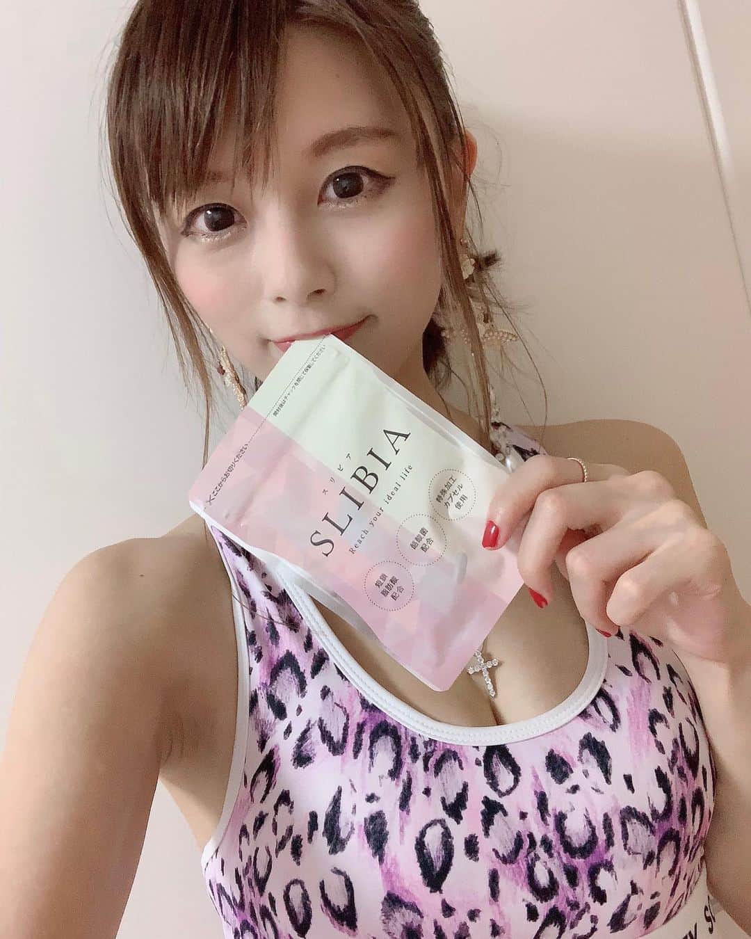 satomiさんのインスタグラム写真 - (satomiInstagram)「ビフィスリム菌配合サプリメント「SLIBIA」 飲んでダイエット🍽💊 *  ビフィスリム菌(R)はキレイサポートに適していて腸内環境を整えてくれるからダイエット効果大！！  ・ 間食しちゃう人、運動苦手な人は →(@slibia.ninall )チェックしてみてね✏️🥰 ・ #腸内フローラ #スリビア #SLIBIA #サプリメント #腸活 #筋トレ女子 #ダイエット女子 #楽痩せ #腸活 #トレーニング #ボディメイク #シェイプアップ #くびれ作り  #くびれ」8月8日 18時49分 - saatoomii47