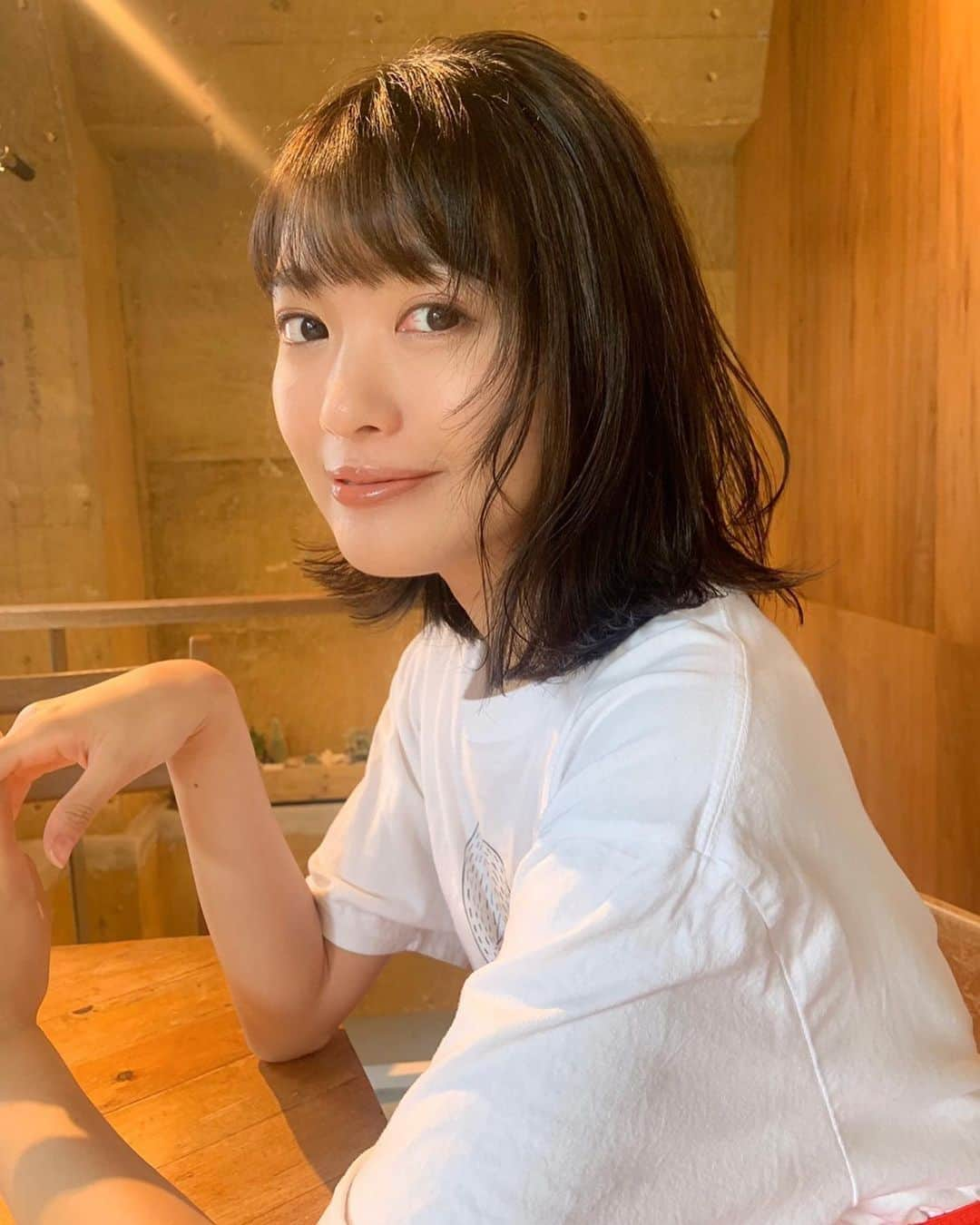 北原里英さんのインスタグラム写真 - (北原里英Instagram)「✂︎ 先日、髪を整えました。 ゆうちゃんいつもありがとう♡ @le_tournesol10  久しぶりに髪伸ばしてるんです！ ロングにしたくて。 でも伸ばしはじめると全然伸びないなあ。 . . #kate #hair」8月8日 19時03分 - rie_kitahara_3