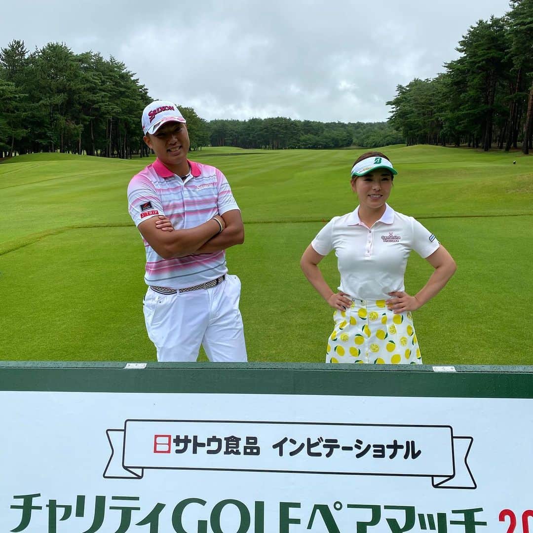 出水田大二郎のインスタグラム：「サトウ食品インビテーショナル チャリティゴルフペアマッチ2020  後半の4サムむずかったー😂 けど貴重な経験できて、感謝！  大変な状況の中開催していただき、本当にありがとうございました！ やっぱ女子プロは華麗です。最高です。 またリベンジしたいな #サトウ食品#サトウ食品インビテーショナル  #サトウのごはん #さとうの切り餅  #出水田大二郎 #堀奈津佳 #男子プロゴルフ  #女子プロゴルフ#ゴルフ男子#ゴルフ女子」