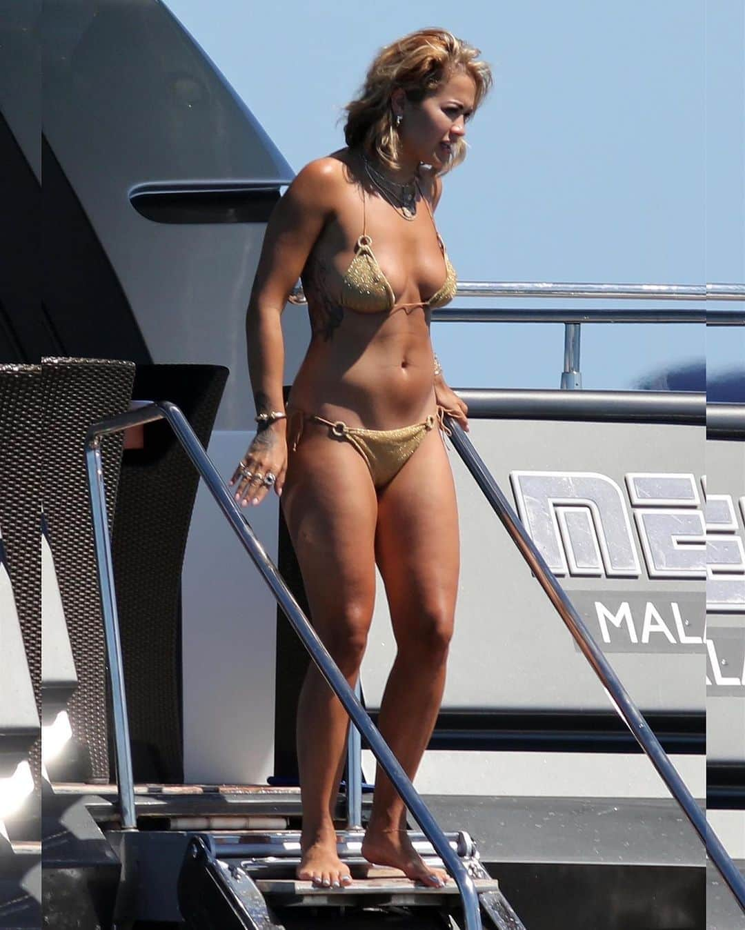 Just Jaredさんのインスタグラム写真 - (Just JaredInstagram)「@ritaora soaks up the sun in her bikini during a trip to Spain! #RitaOra Photos: Backgrid」8月8日 10時27分 - justjared