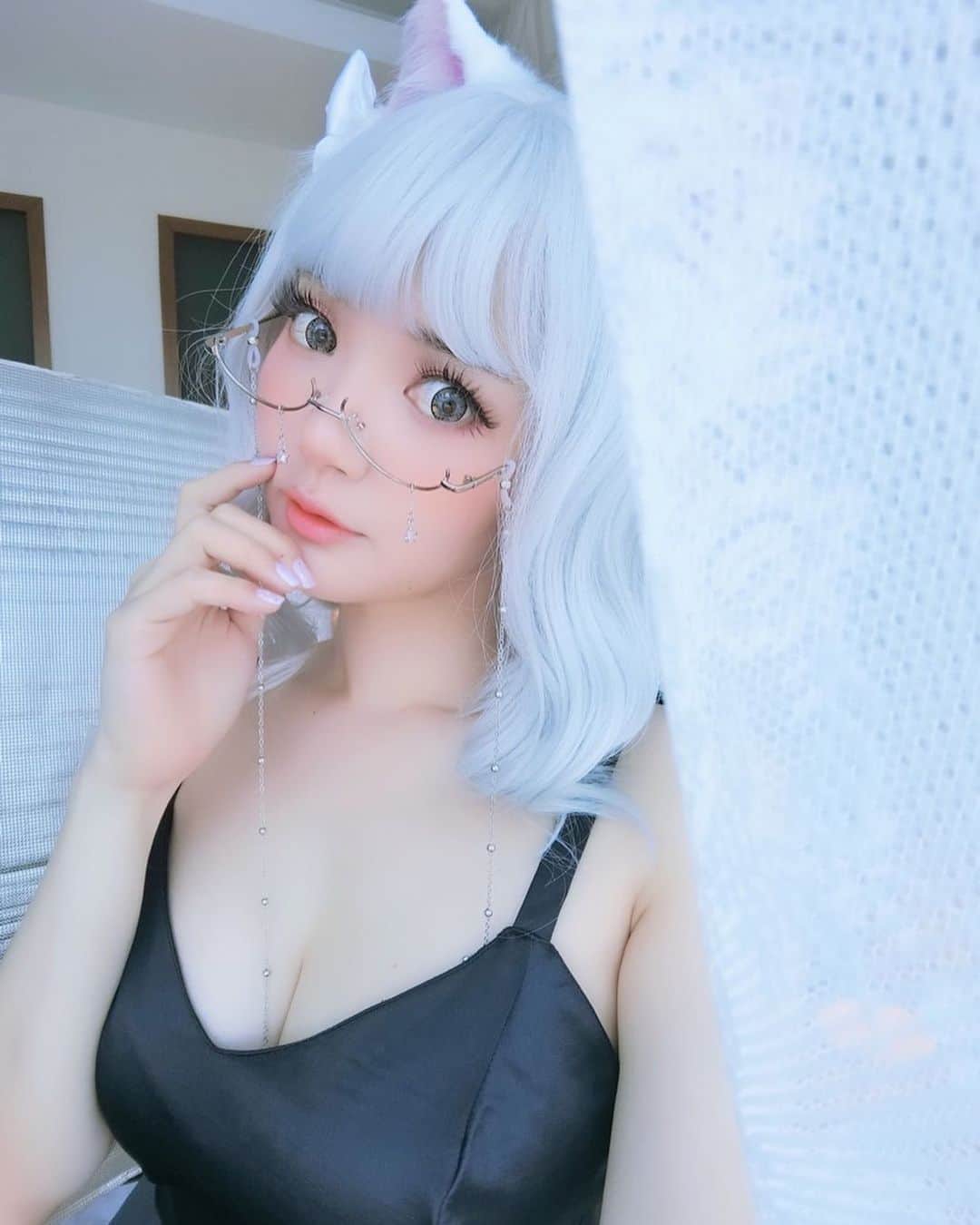 YingTzeさんのインスタグラム写真 - (YingTzeInstagram)「Glasses X Nekomimi 😻❤️ Have a good weekend everyone ! What are your plans for the weekend ? I’m going to eat delicious food ! _ #blessed #originalcharacter #ytzoriginals #nekomimi #kittenears #glassesgirl #glasses #catgirl」8月8日 10時24分 - yingtze