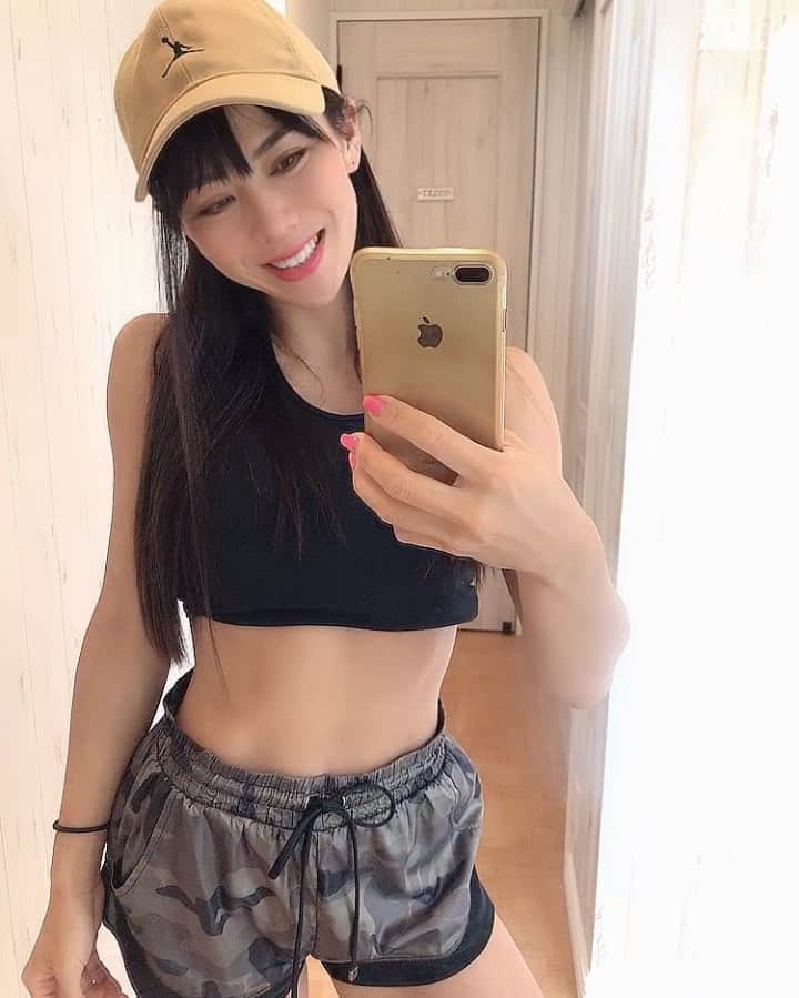 のインスタグラム：「・ 今日も笑顔を忘れずに楽しもうね！🌞🌞🌞  #fitness #gym #workout #nike #japan」