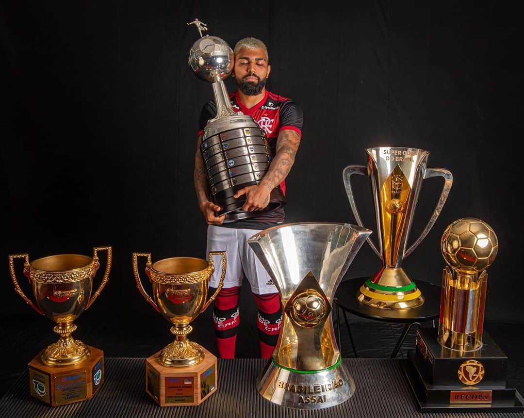 ガブリエウ・バルボーザ・アウメイダのインスタグラム：「“Nois tá igual Gabigol em 2019. Que fase!" 💪🏽❤️🖤」