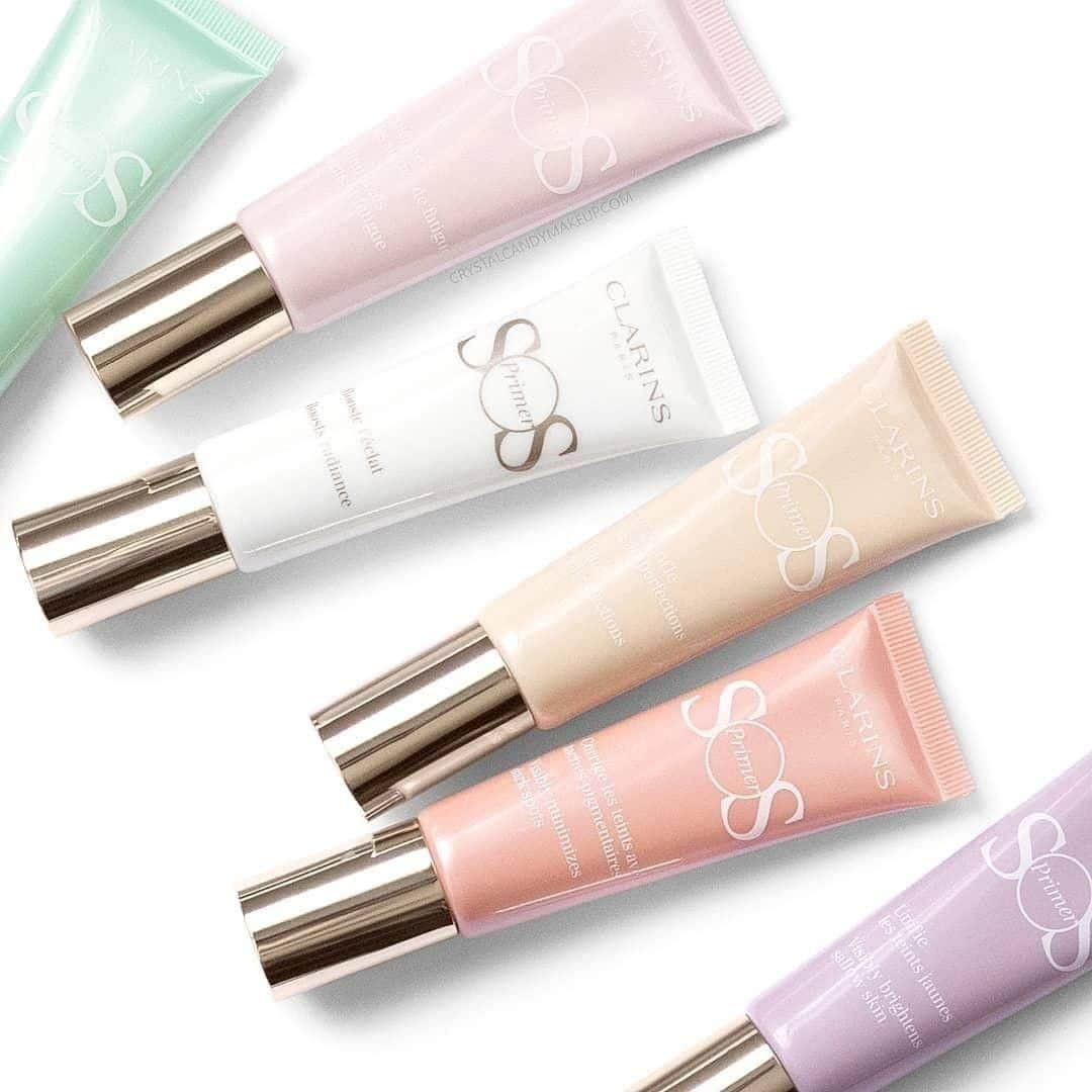 Clarins Canadaさんのインスタグラム写真 - (Clarins CanadaInstagram)「From environmental aggressions to the stress of a hectic schedule, your skin is subject to a lot of things that can affect its underlying tone. Clarins offers a way to get a radiant, even complexion! SOS Primer delivers ideal color correction adapted to your specific needs, regardless of skin tonenor skin care concern. Ain't that amazing?🤩⁣ _________⁣ Les excès, les méfaits de l’environnement, un rythme de vie effréné : votre teint vous en fait voir de toutes les couleurs ? Repartez sur de bonnes bases ! SOS Primer vous apporte une correction couleur toujours sur mesure, quelle que soit votre carnation et votre préoccupation beauté. N'est-ce pas merveilleux ?🤩⁣ .⁣ .⁣ .⁣ 📸 : @clarinsaus⁣ #Clarins #ItsAllAboutYou #ClarinsMakeUp #SOSPrimer」8月8日 10時45分 - clarinscanada