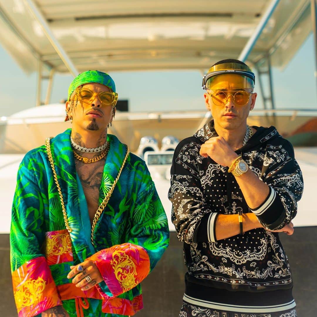 ヤンデルのインスタグラム：「Aquí varias fotos del detrás de cámaras de #Dembow2020 @rauwalejandro| Dale para mi canal de @Youtube para que veas el video 📷 @OscarMena」