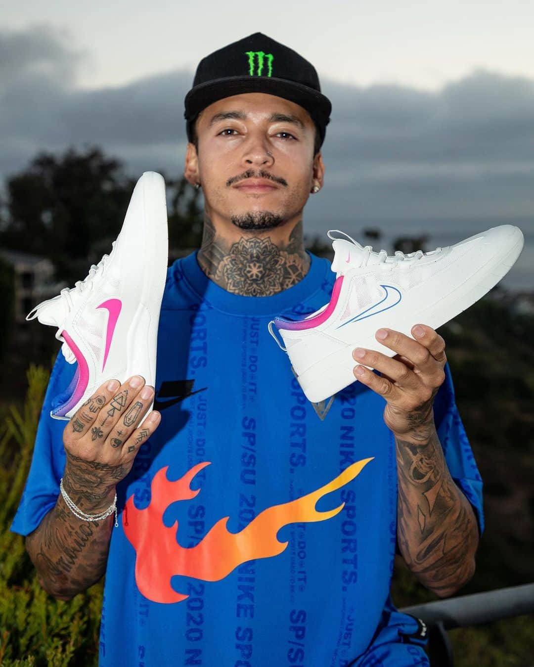 ナイジャ・ヒューストンのインスタグラム：「New colorway out now!! This was the colorway we made for the Olympics before it got postponed😤 But had to still put em out for you guys cuz they too fire😛」