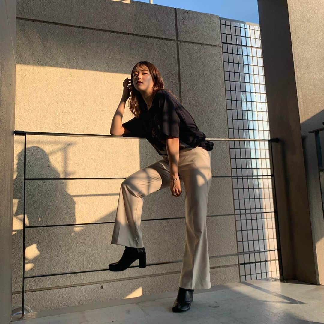 のインスタグラム：「_ ㅤㅤㅤㅤㅤㅤ 夏にブーツ履くの暑いかな思ったけど 意外といけた✌🏻 ㅤㅤ シンプルだけど ここ最近で1番好きな組み合わせかも ㅤㅤㅤㅤㅤ ・ ・ ・」