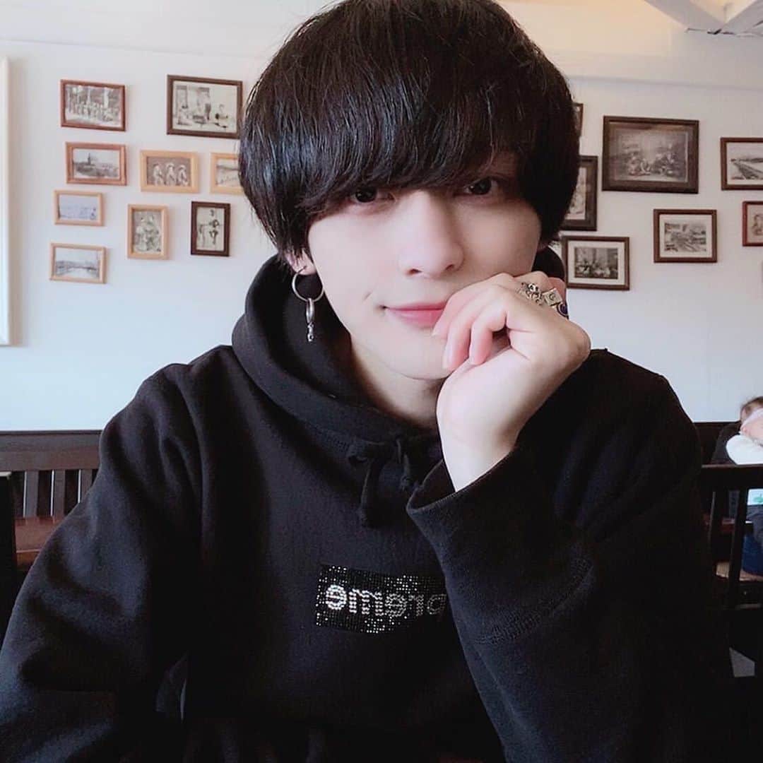 齋藤正太さんのインスタグラム写真 齋藤正太instagram 1番人気の重め王道マッシュ Ng Sv センターパート メンズファッション イケメン 美容師 Bts 韓国ヘア メンズヘア 美容院 美容室 パーマ スパイラルパーマ ハイトーンカラー ブリーチ ウルフ