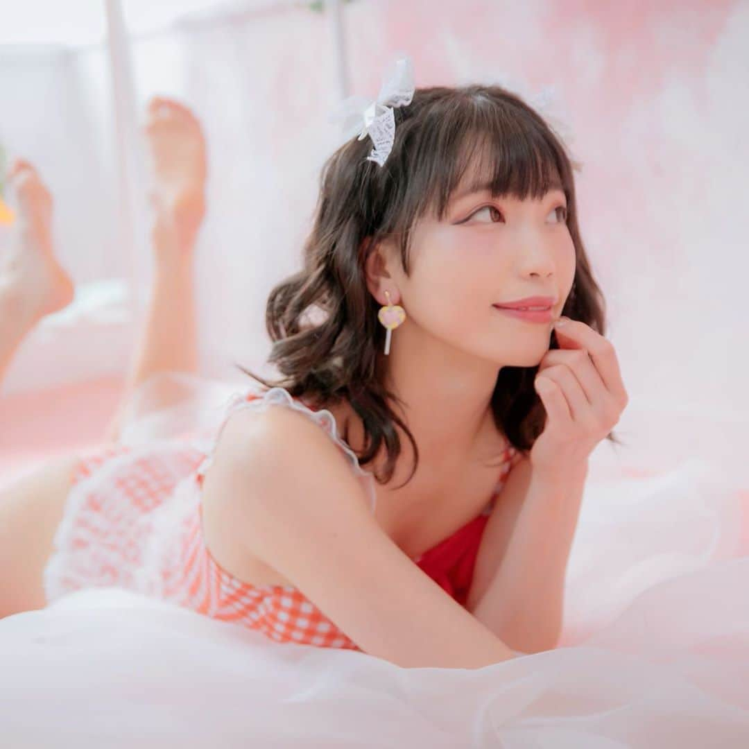 石原美沙紀さんのインスタグラム写真 - (石原美沙紀Instagram)「夏が好き🍉あついけど🥺みんな体には気をつけてね💓  #写真 #photo #japan #日本 #夏 #love #東京カメラ部 #tokyocameraclub #japanese #ポートレート部 #カメラマンさんと繋がりたい #summer #instagramersjapan #インスタグラマーズジャパン #撮影 #ヘアスタイル #写真好きな人と繋がりたい #ファインダー越しの私の世界 #アイドル  #ちっぱい #盛り職人 #インスタアート #portrait_shots #インスタアート初心者 #水着モデル　#グラビア　#水着　#フォローしてね　#followｍe」8月8日 12時08分 - misaki_ishihara99