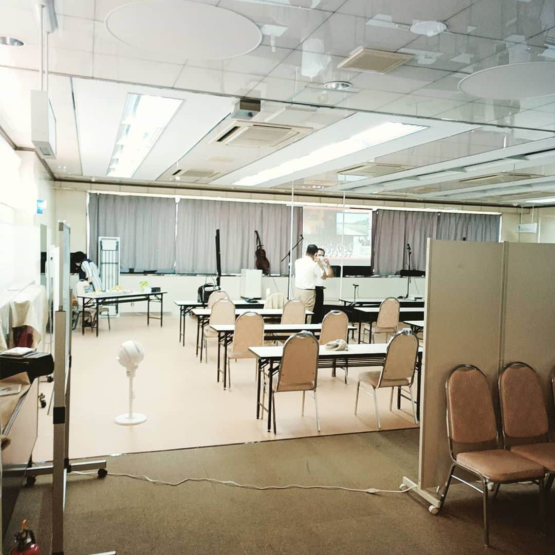 松本隆博のインスタグラム：「。 そろそろ始まります！ ここ、きずなステーション にて｢松本隆博かぞくの絆｣ コンサート90分(^○^)、、」