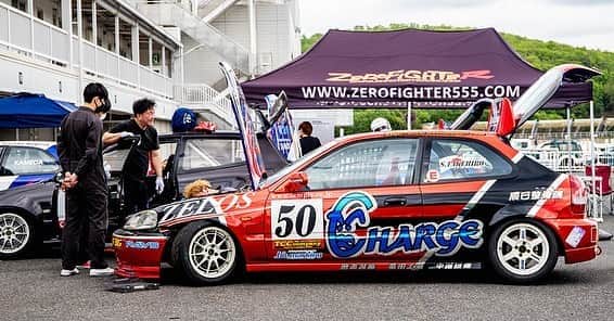 のインスタグラム：「_ RIDE ⭐ CHARGE SPECIAL Honda EK9 CIVIC _ _ Shot on May-24 2020 "HONDA VTEC ONE MAKE RACE 2020 Rd.2" organized by @zerofighterautocustom at Okayama International Circuit _ owner: @recovery_charge photo: @mistbahn _ _ JP) 2020年5月24日 岡山国際サーキット、ゼロファイターさん( @zerofighterautocustom )主催「HONDA VTEC ONE MAKE RACE 2020 Rd.2」。 _ _ #hondavteconemakerace #zerofighterautocustom #okayamainternationalcircuit #岡山国際サーキット #civic #hondacivic #ホンダシビック #シビック #ctr #acuractr #ek9 #ekcivic #bseries #ride #ridechargespecial #osakajdm #kanjo #kanjostyle #kanjoracer #kanjozoku #trackcar #trackstance #trackspec #timeattack #timeattackjapan #zelos #templeracing #テンプルレーシング #hondasontrack」