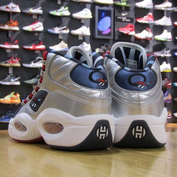 Sneaker Newsさんのインスタグラム写真 - (Sneaker NewsInstagram)「Looks like an alternate colorway of the Reebok Question Mid "OG Meets OG" also dropped! This silver/navy/red colorway is hitting retailers overseas; tap the link in our bio to get a closer look.」8月8日 13時00分 - sneakernews