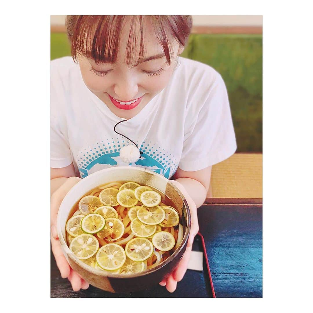 森夏美さんのインスタグラム写真 - (森夏美Instagram)「.  さっぱり美味しいなあ🎐  #タイチサン！ 明日は 名古屋港を歩きます🚶‍♀️  #すだちうどん #うどん #udon #東海テレビ #アナウンサー #森夏美」8月8日 13時26分 - mori_natsumi0722