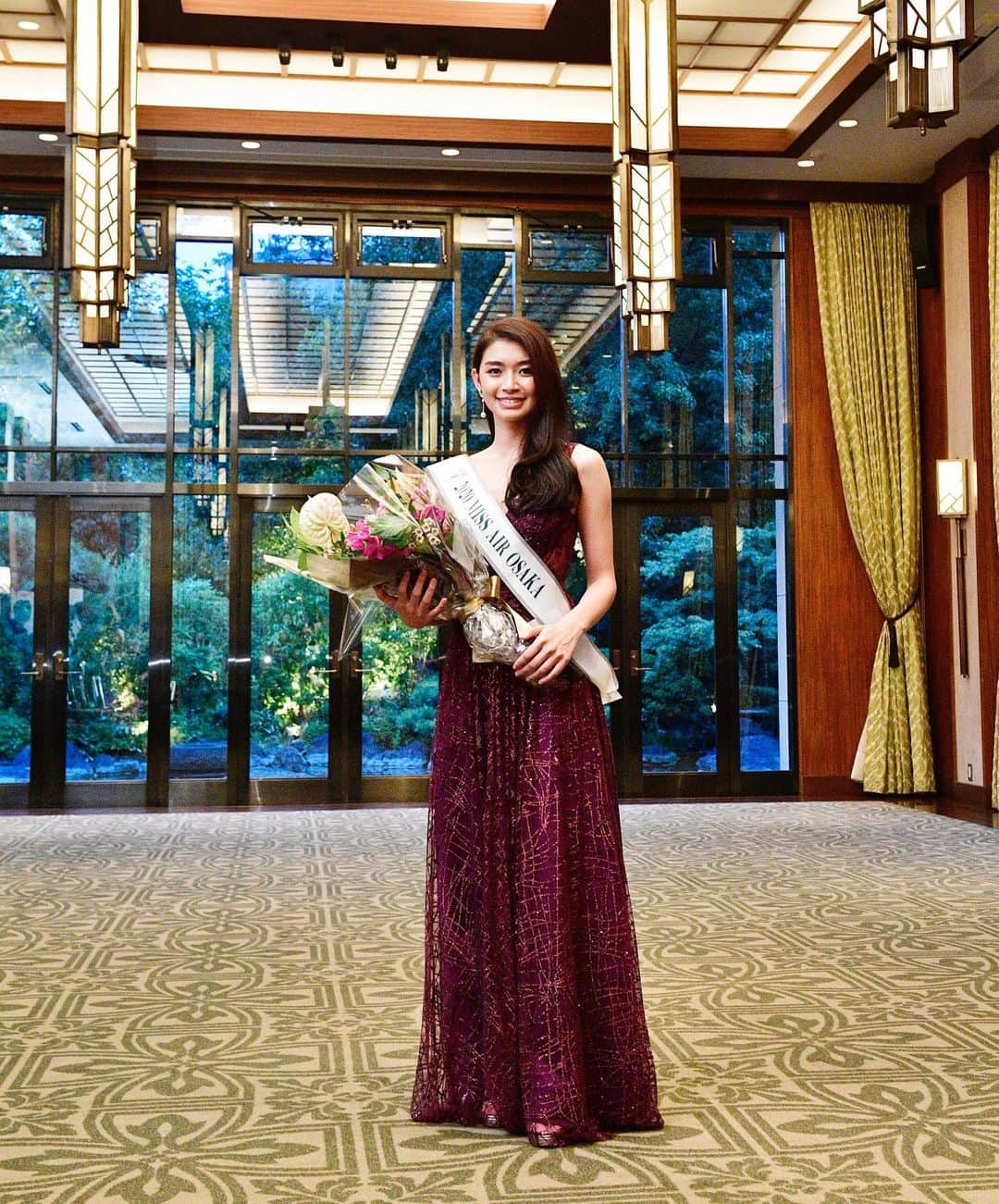 のインスタグラム：「ミス・アースジャパン大阪大会にて、準グランプリの”Miss Air Osaka”を受賞させて頂きました。  大会に関わって下さった皆様、私を応援して下さった皆様、たくさんの方々のサポートがあるからこそ、私は舞台に立てました。全ての皆様に感謝の気持ちでいっぱいです。本当にありがとうございました。  Dream what you want to dream, go where you want to go, be what you want to be, because you only have one life and one chance, to do the things you want to do.✨  桝田奈津子  #missearth #missearthjapan #ミスアース #ミスアースジャパン #ミスアースジャパン2020 #ミスアース大阪」