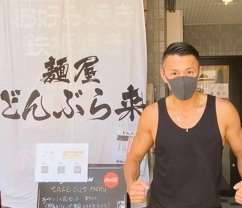 黒石高大のインスタグラム：「『強い奴は皆大食い』と聞いた日から とにかくご飯をいっぱい食べて生きてきました と言う事で今回は大食いチャレンジで千葉県柏市 麺屋どんぶら来さんに行ったぜ YouTubeにアップしたんで是非チェックしてください 美味しかったー押忍 https://youtu.be/Gmzd-RS1gQQ  #らーめん #柏らーめん #どんぶら来 #G系 #二郎系 #デカ盛り #ガツ盛り #大食い #らーめん愛 #深夜に見てはいけない動画 #食テロ」