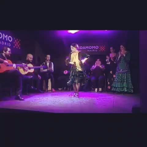 CLAUDIA. LA UTRERANAのインスタグラム：「ALEGRÍAS  @cardamomoflamenco #flamencomadrid #flamencastyle #flamenco #baileflamenco」