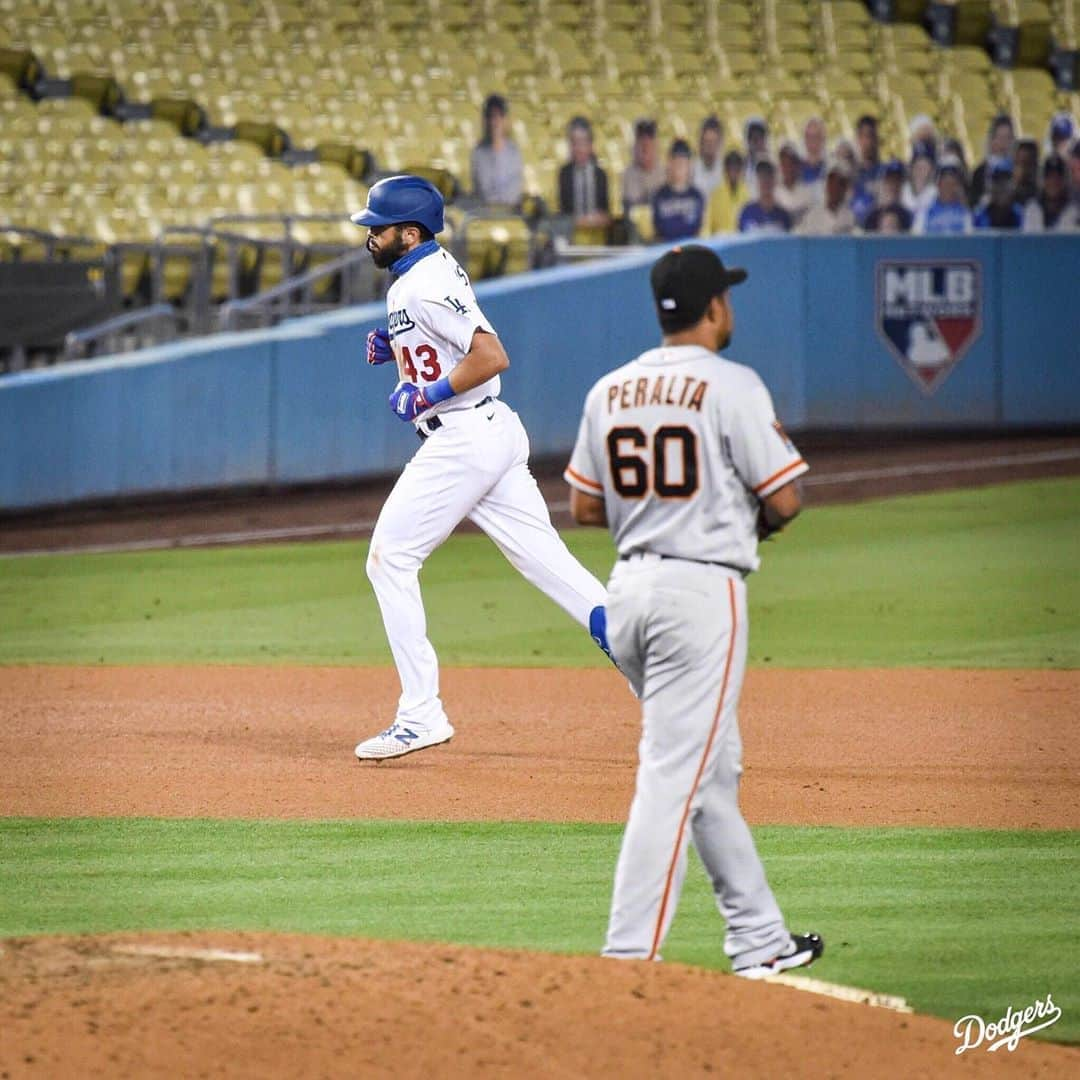 Los Angeles Dodgersさんのインスタグラム写真 - (Los Angeles DodgersInstagram)「Home. ⁣ ⁣ @edwinrios30 with his first homer in LA!」8月8日 14時11分 - dodgers