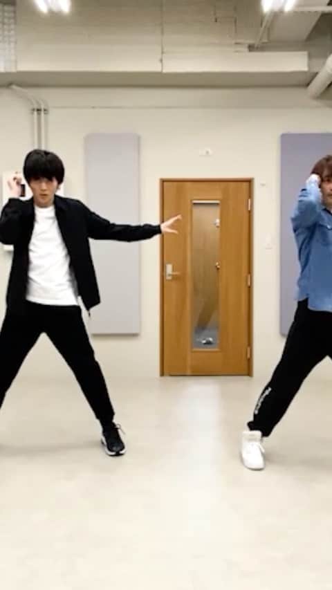 安達雅哉のインスタグラム：「Da-iCEさんの『FAKESHOW』踊ってみた動画。」