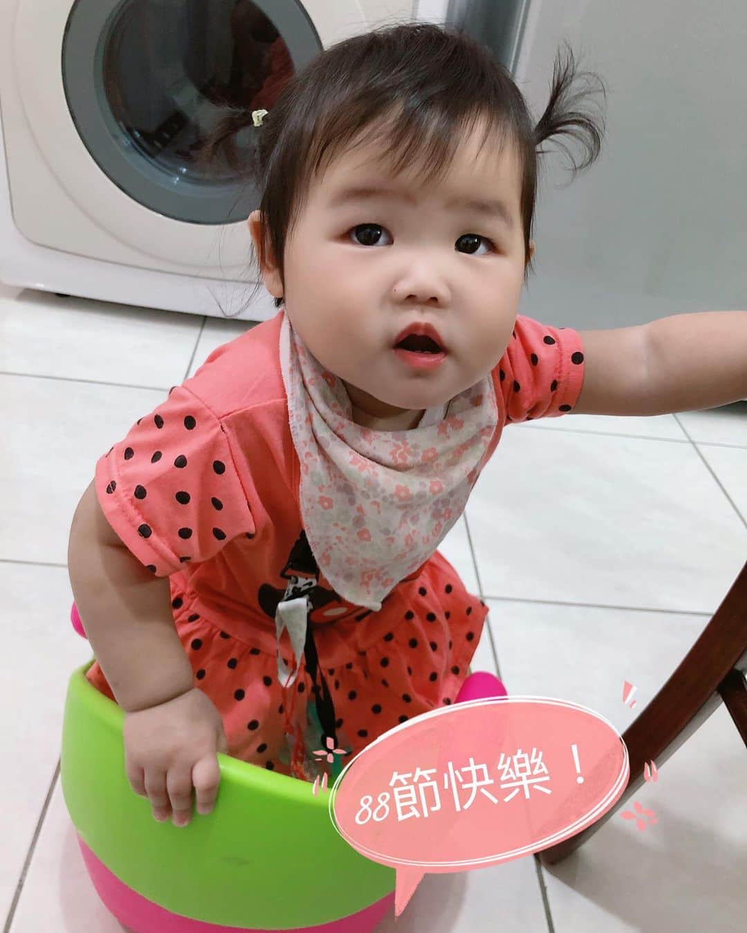Miaのインスタグラム：「付清節快樂🤣 #父親節快樂」