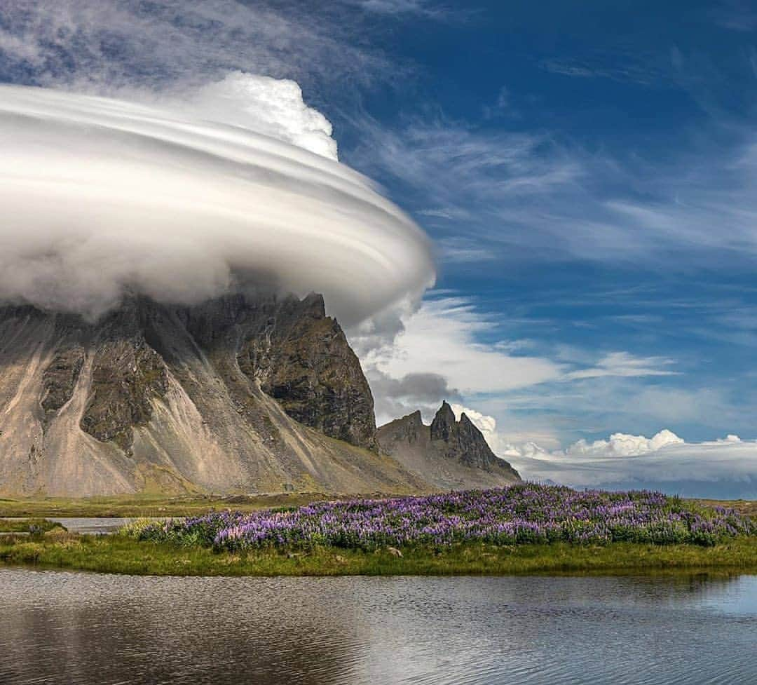 Canon Photographyさんのインスタグラム写真 - (Canon PhotographyInstagram)「Stunning clouds in eastern Iceland.  Photography // @jaceksw_ Curated by @steffeneisenacher  #iceland #mystopover #lenticular #stoksness #cpfeatureme #inspiredbyiceland」8月8日 15時16分 - cpcollectives