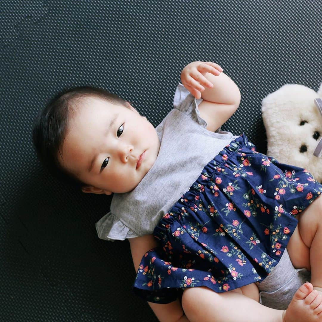 こども ビームスさんのインスタグラム写真 - (こども ビームスInstagram)「【👶Babies Summer Comfort🍼】  ＜こども ビームス＞ベビーフラワースカートロンパース . サーマル天竺の薄手カットソーで着心地抜群❗️さらっと1枚で可愛い小花柄のロンパースです✨ワンピースのご用意もあります。お揃いコーディネートが楽しめます👭 . ▶︎ロンパース カラー:WHITE、LT.GREY サイズ:70cm、80cm ¥6,300+税  ▶︎ワンピース カラー:WHITE、LT.GREY サイズ:90-120cm ¥6,300+税 .  【2BUY 10%OFF開催中】  7月23日（木・祝）より、 2点以上のご購入でセール品が表示価格から更に10%OFF、加えてセール対象品を拡大し再値下げも！お得なこの機会をどうぞお見逃しなく。  開催期間: 2020年7月23日（木・祝）より 開催店舗: 全国のビームス店舗  ※ビームス アウトレット各店は実施いたしません。   公式オンラインショップ ※7月23日（木・祝）0:00〜スタートいたします。 ※1回のお買い物で購入点数が2点以上の場合に特典適用となります。 ※オンラインショップでのお取り寄せご注文をご利用の場合、他の商品と同時に決済いただけない為、特典適用対象外となります。  .  新型コロナウィルスの感染拡大を防止し、お客様とスタッフの安心安全を守るため、衛生管理体制にて営業いたします。  ご迷惑をお掛けし申し訳ございませんが、何卒ご理解ご協力のほど、宜しくお願い申し上げます。  ビームス各店舗の営業状況につきましては、施設、店舗へお問い合わせください。  . #baby #babygirl #girl #girls #ベビー服  #ベビー #ベビーガール #女の子のママ #女の子ママ #花柄 #花柄ワンピース #ロンパース #ロンパースコーデ #ベビーコーディネート #kodomobeams  #beams  #daikanyama  #こどもビームス  #ビームス  #代官山 新作アイテムはプロフィールのリンク🔗からビームス公式サイト、こども ビームスページをチェック❗️ ※お問い合わせにつきましては、お電話にて承ります。」8月8日 15時25分 - kodomo_beams