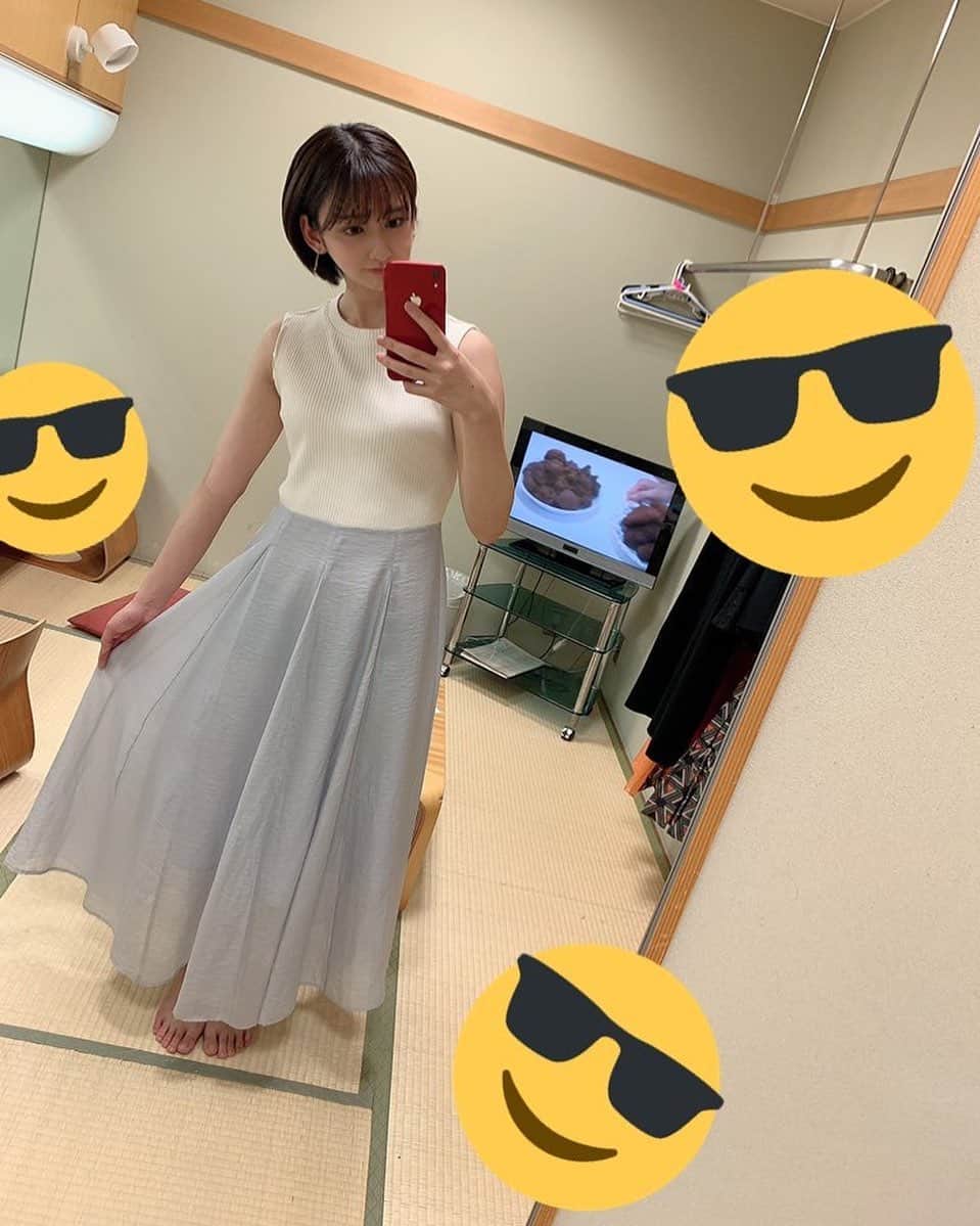 のインスタグラム：「. . 今日の衣装爽やか😎🤍 . @dazzlin_official」