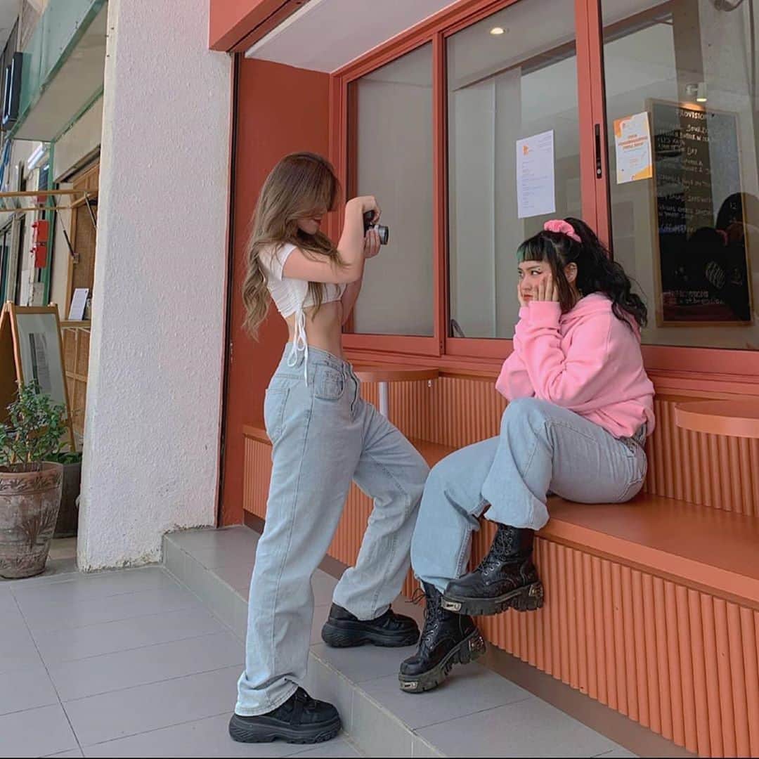 Chuuのインスタグラム：「I was touched by the pretty pictures! Thank you!✨츄멤님들이 츄 옷을 입고 예쁘게 올려주신 사진들 늘 보고있는데, 볼때마다 감사한 마음이💕💕」