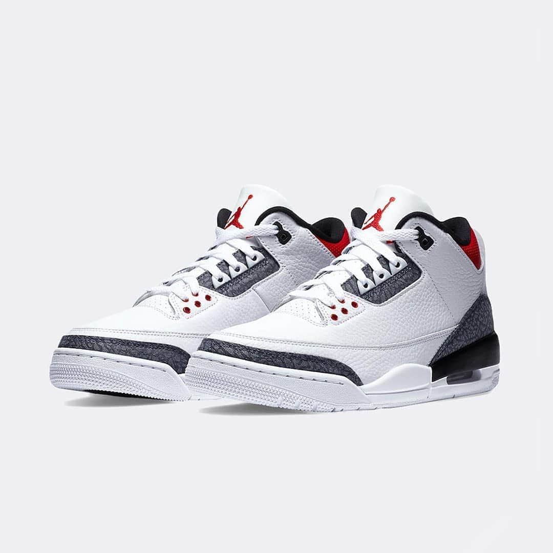 FOOTASYLUMさんのインスタグラム写真 - (FOOTASYLUMInstagram)「Now these are fire! 🔥  The @jumpman23 Air Jordan 3 Fire Red have officially landed and are available on site NOW! #Footasylum #Nike #AirJordan3」8月8日 16時06分 - footasylum