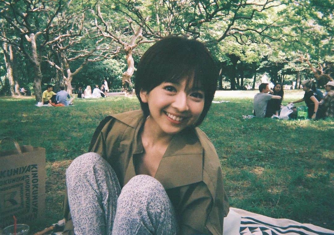 福田成美のインスタグラム：「ほくろをつなげると星がかけるね!」