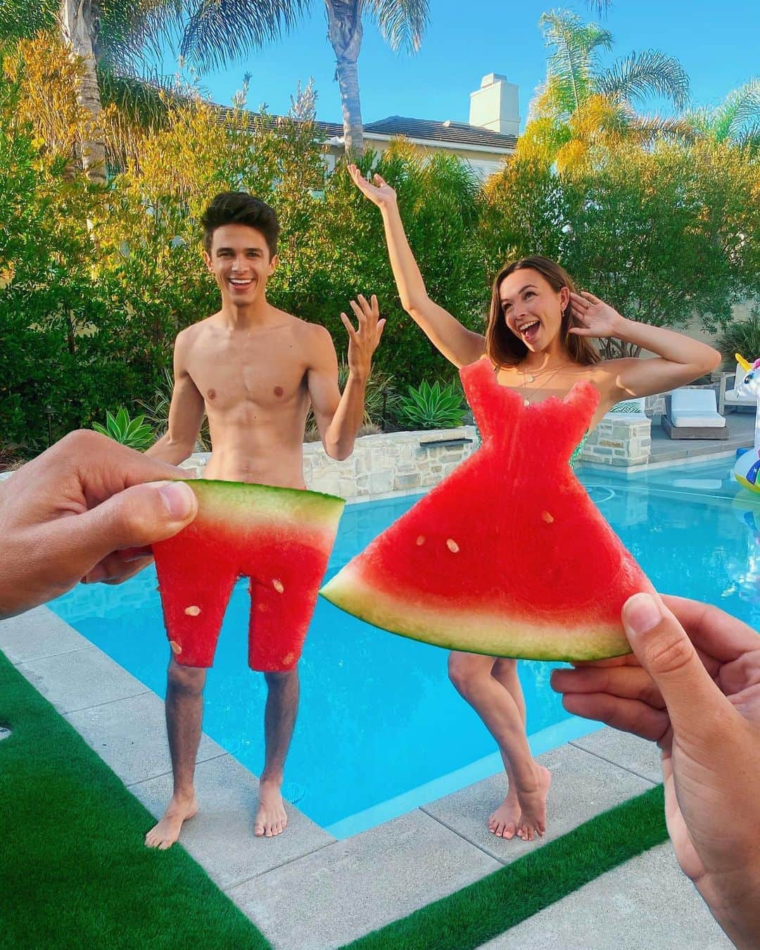Brent Riveraのインスタグラム：「Watermelon sugar 😍 who’s outfit is better?❤️」